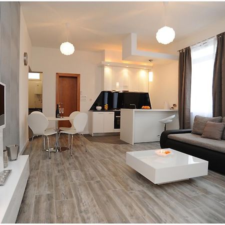 Guest House D&G -I Apartment & Room Zára Kültér fotó