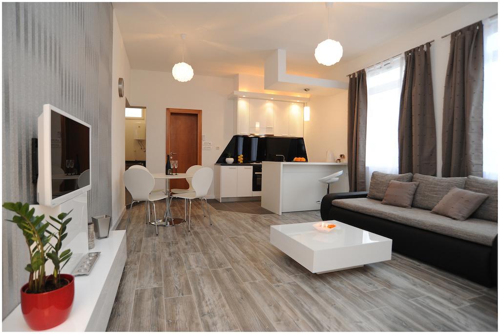 Guest House D&G -I Apartment & Room Zára Kültér fotó