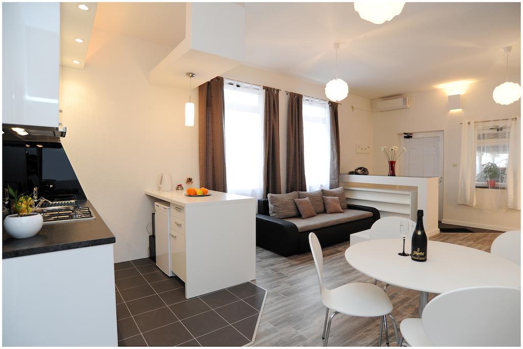 Guest House D&G -I Apartment & Room Zára Kültér fotó